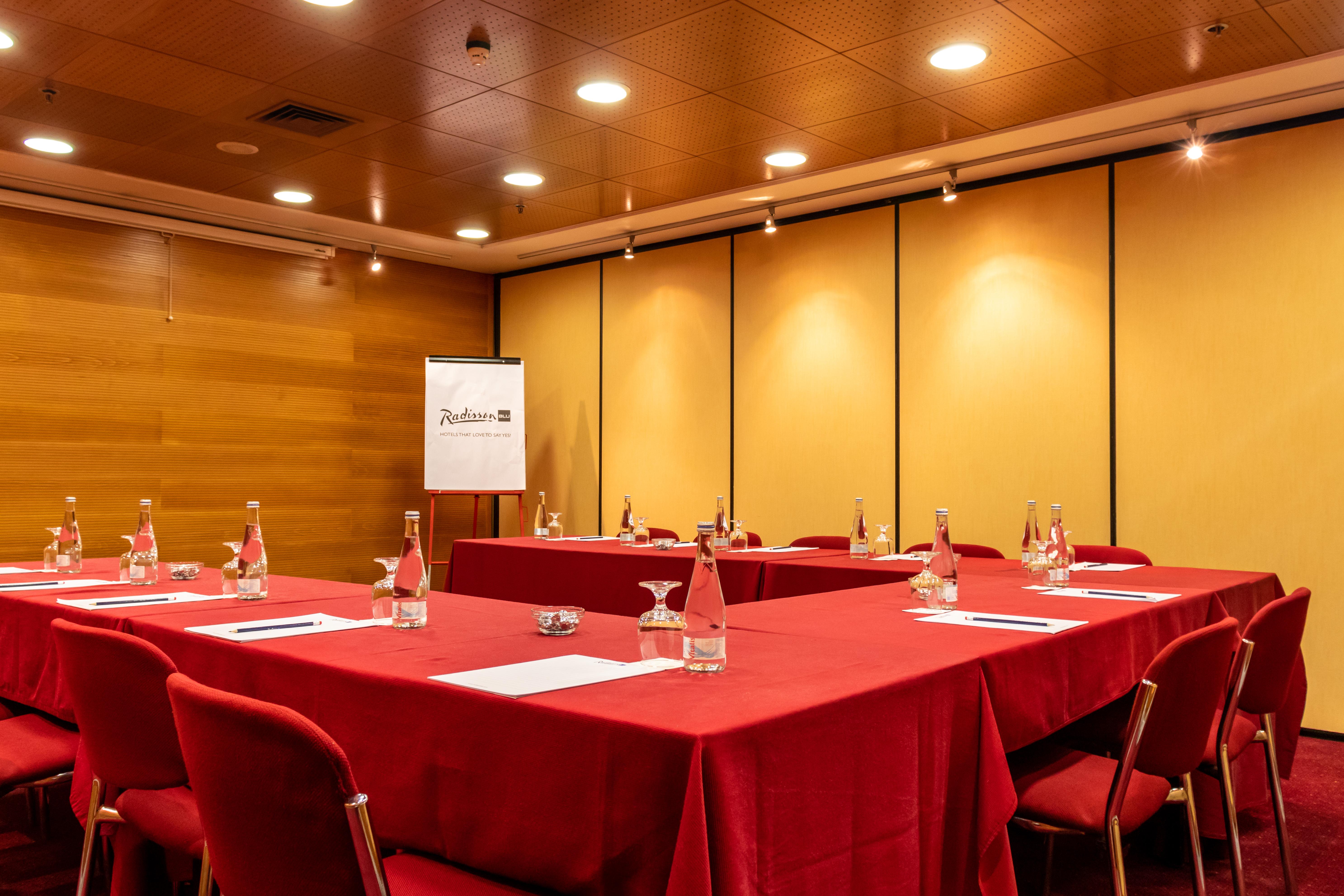 Radisson Blu Hotel Lisbona Esterno foto